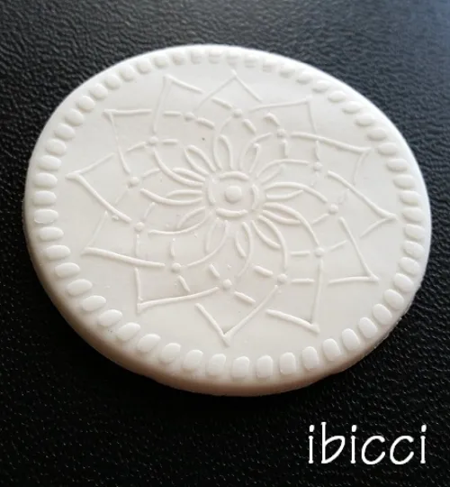 ibicci Dreamcatcher - top part imprinted onto fondant